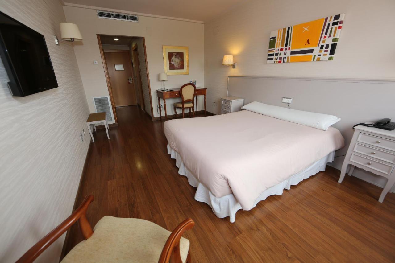 Hotel Universidad Αλμπαθέτε Εξωτερικό φωτογραφία