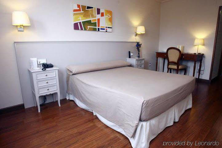 Hotel Universidad Αλμπαθέτε Δωμάτιο φωτογραφία