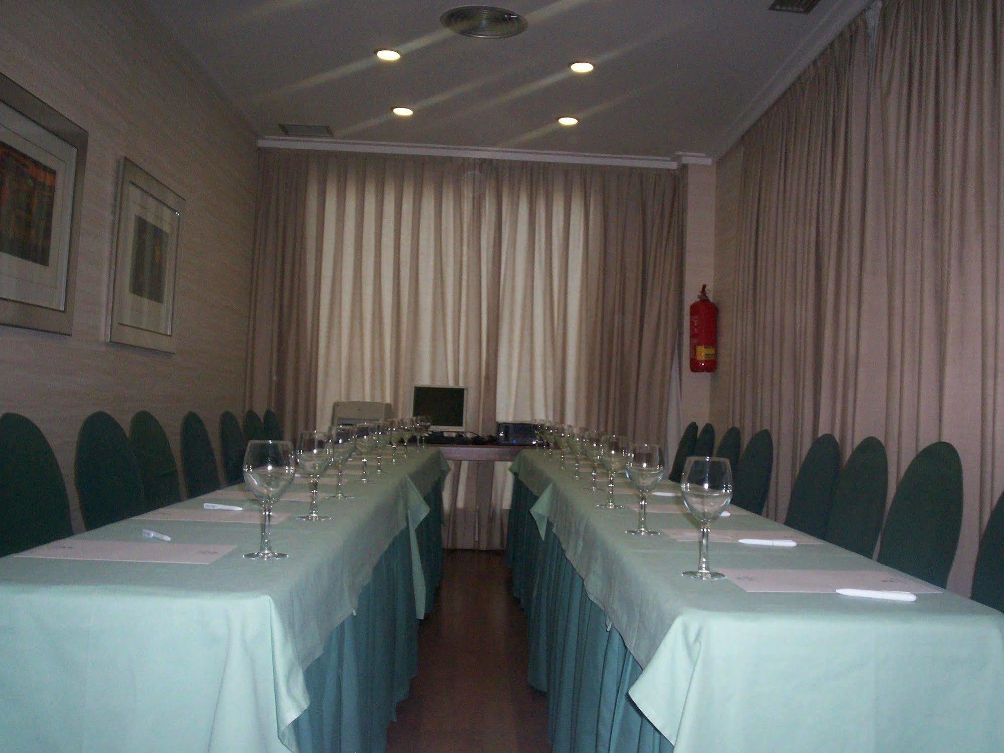 Hotel Universidad Αλμπαθέτε Εξωτερικό φωτογραφία