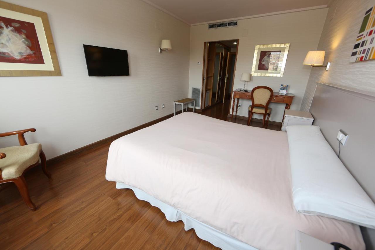 Hotel Universidad Αλμπαθέτε Εξωτερικό φωτογραφία
